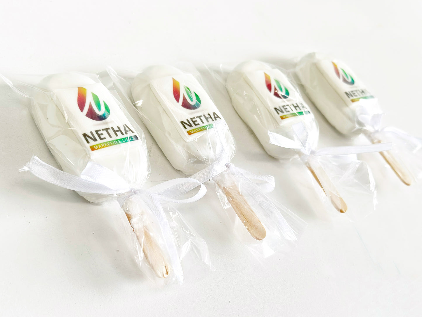 Cakesicle Gift