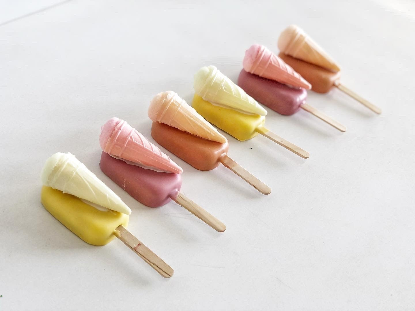 Cakesicles